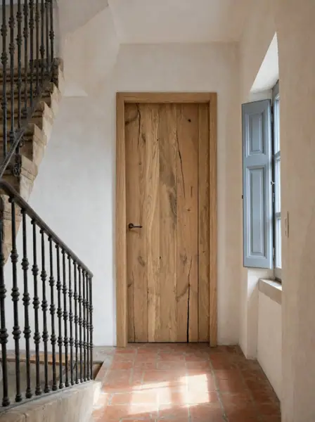 Porte en vieux chêne avec fente naturelle